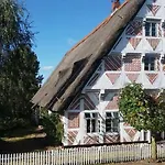 Denkmalgeschuetztes Ferienidyll Unter Reet Guderhandviertel