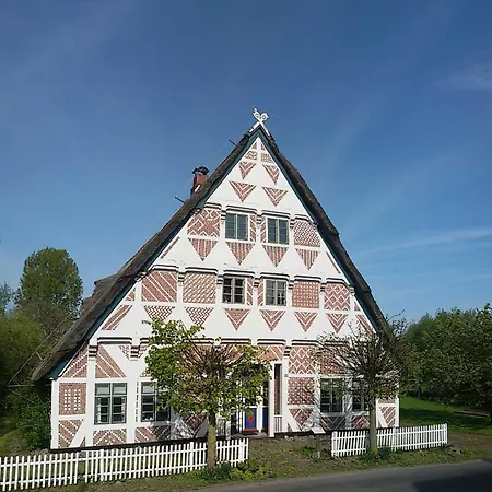 Appartement Denkmalgeschuetztes Ferienidyll Unter Reet