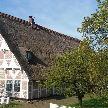 Appartamento Denkmalgeschuetztes Ferienidyll Unter Reet *