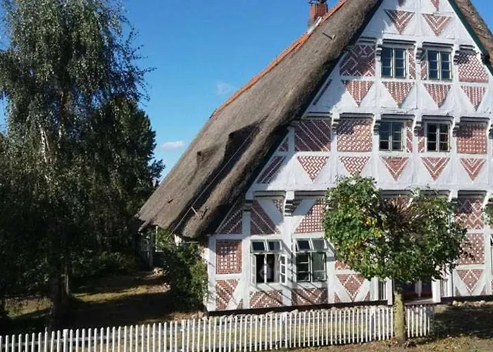 Denkmalgeschuetztes Ferienidyll Unter Reet Guderhandviertel