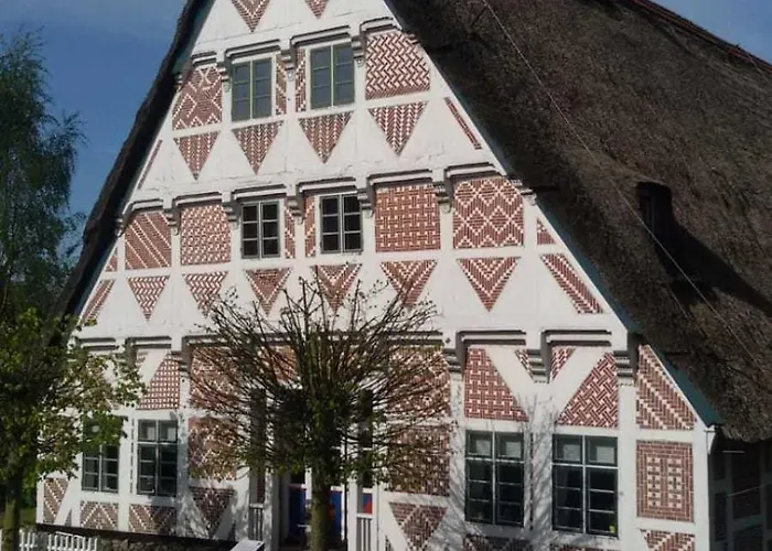 Denkmalgeschuetztes Ferienidyll Unter Reet Lejlighed Guderhandviertel